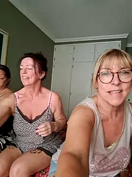 ClassyNAWTYBritMILF online show from 07/04/26, 08:20