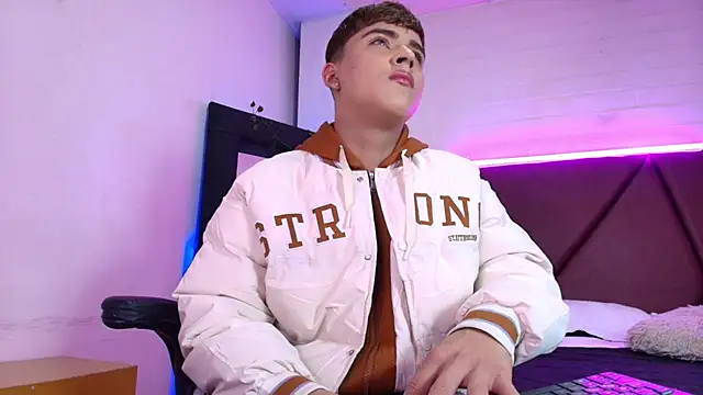 Lucass love online show from 02/11/26, 01:05