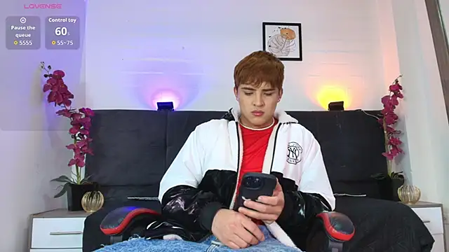 Snapshot of Lucass_love chatting on 06/02/26, 05:15 Lucass love online show from 06/02/26, 05:15