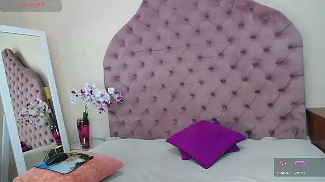 Snapshot of _Agata_ chatting on 03/14/25, 08:10  Agata  online show from 03/14/25, 08:10