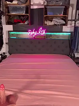 Snapshot of Shy_Ivy chatting on 09/24/25, 09:51 Shy Ivy online show from 09/24/25, 09:51