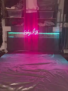 Snapshot of Shy_Ivy chatting on 09/26/25, 08:24 Shy Ivy online show from 09/26/25, 08:24