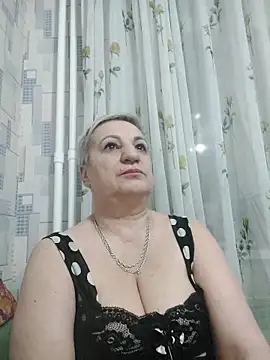 StarNicole online show from 12/17/25, 06:03