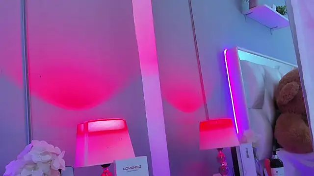 Snapshot of minnari chatting on 10/13/25, 05:46 minnari online show from 10/13/25, 05:46