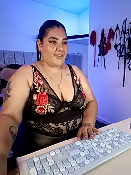 AndreaKinky online show from 11/12/25, 08:15