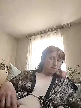 Snapshot of Flower2931 chatting on 05/16/26, 11:31 Flower2931 online show from 05/16/26, 11:31