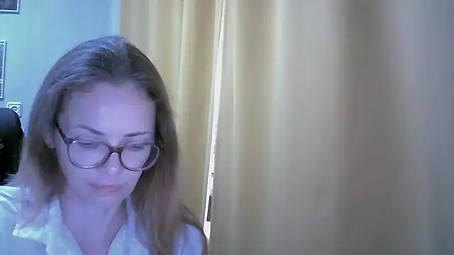 Snapshot of SEA_Dream chatting on 09/15/25, 08:14 SEA Dream online show from 09/15/25, 08:14