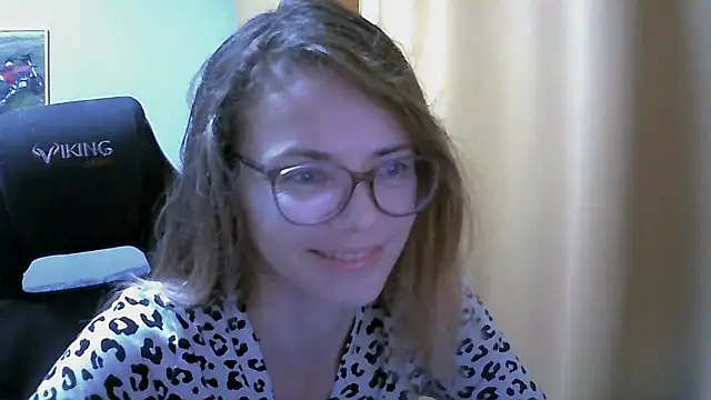 Snapshot of SEA_Dream chatting on 09/22/25, 03:52 SEA Dream online show from 09/22/25, 03:52