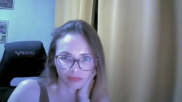Snapshot of SEA_Dream chatting on 10/11/25, 05:44 SEA Dream online show from 10/11/25, 05:44