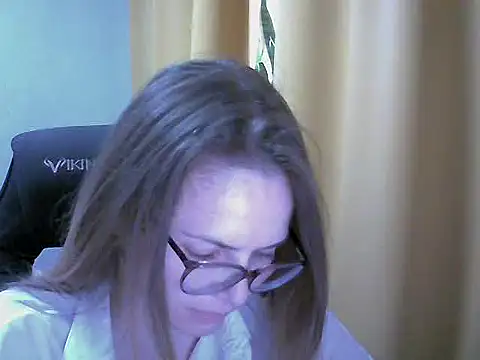 Snapshot of SEA_Dream chatting on 10/17/25, 07:11 SEA Dream online show from 10/17/25, 07:11