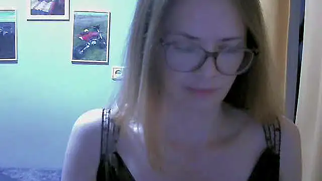 Snapshot of SEA_Dream chatting on 10/27/25, 02:59 SEA Dream online show from 10/27/25, 02:59