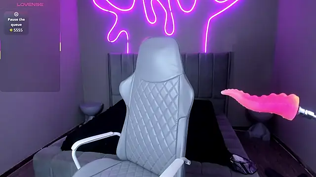 Sabrina bloom online show from 09/13/25, 01:11