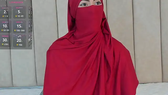  Zahiira  online show from 11/08/25, 11:54