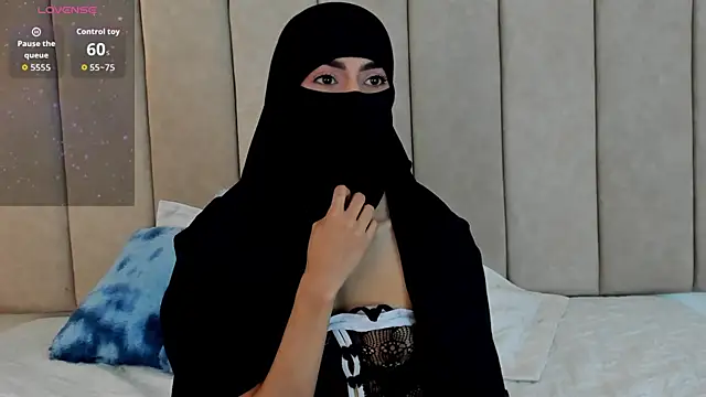  Zahiira  online show from 03/23/26, 11:58