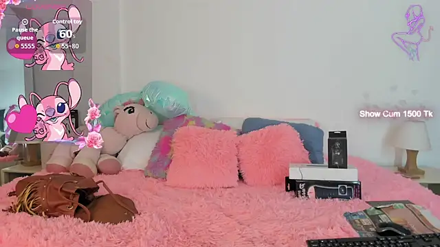 Snapshot of Ariana-Fernandez chatting on 09/29/25, 12:54 Ariana-Fernandez online show from 09/29/25, 12:54