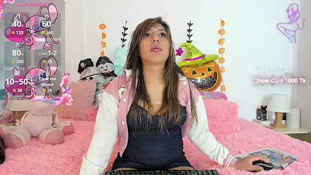 Snapshot of Ariana-Fernandez chatting on 10/23/25, 12:37 Ariana-Fernandez online show from 10/23/25, 12:37