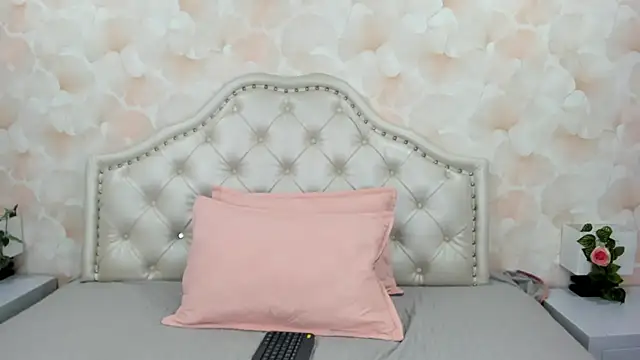SofiaWhites online show from 05/15/26, 04:08