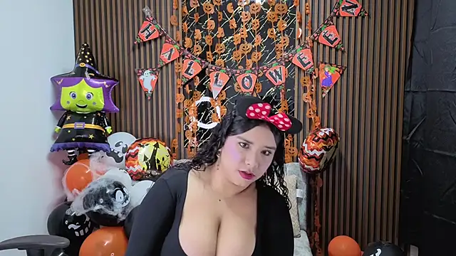 Emy topless online show from 10/28/25, 11:14