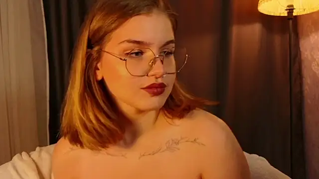 Snapshot of SophieMurrr chatting on 07/04/26, 08:26 SophieMurrr online show from 07/04/26, 08:26
