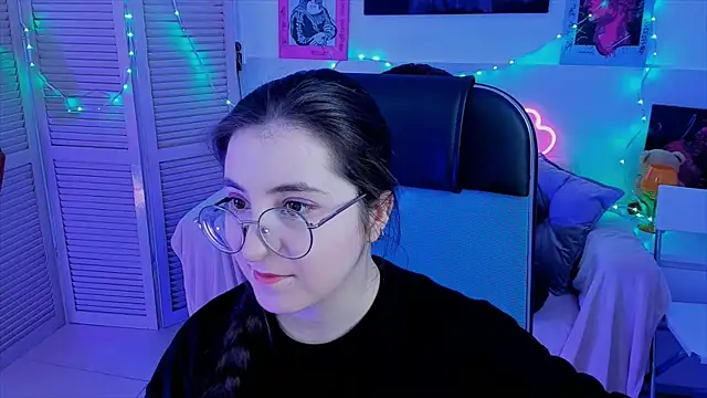 VirtuallVoyant online show from 09/10/25, 04:56