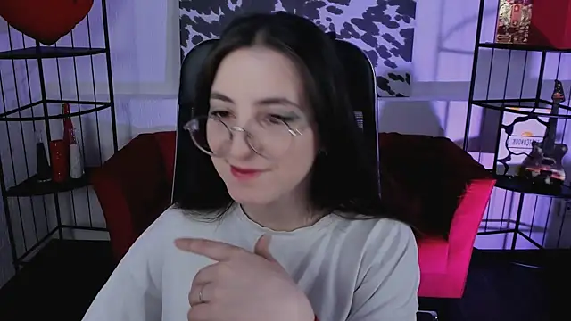 VirtuallVoyant online show from 04/15/26, 07:58