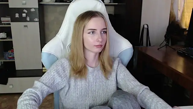 Cutti Crystal online show from 10/11/25, 08:46