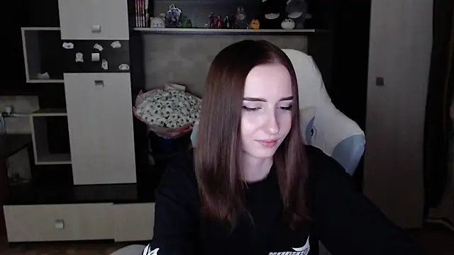 Cutti Crystal online show from 10/22/25, 07:57