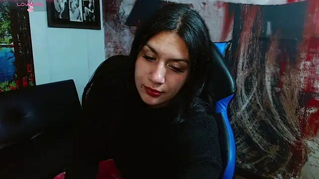 Snapshot of gigi_gilt_ chatting on 05/20/26, 04:18 gigi gilt online show from 05/20/26, 04:18