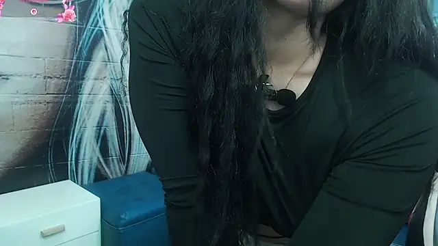 Snapshot of gigi_gilt_ chatting on 07/28/26, 07:39 gigi gilt online show from 07/28/26, 07:39