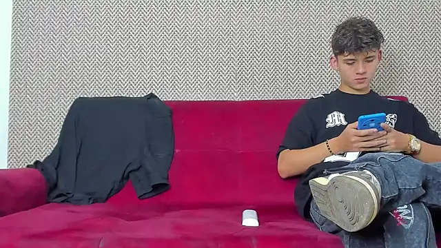 willy sexxx18 online show from 02/25/26, 07:45