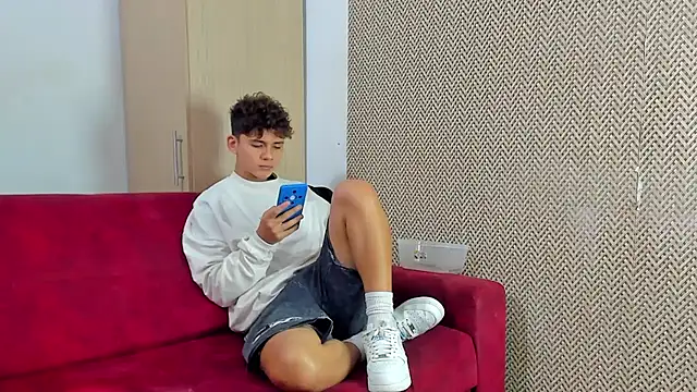 willy sexxx18 online show from 03/24/26, 07:30