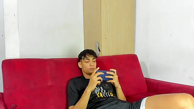 Snapshot of willy_sexxx18 chatting on 06/08/26, 07:36 willy sexxx18 online show from 06/08/26, 07:36