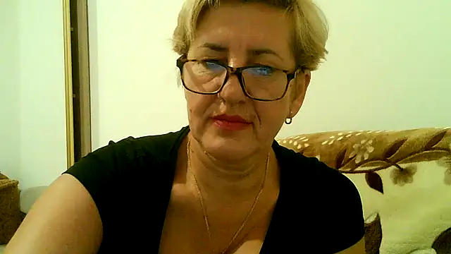 Snapshot of Dana4921 chatting on 09/29/25, 04:34 Dana4921 online show from 09/29/25, 04:34