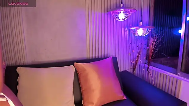 MarianaaSantos online show from 10/21/25, 11:55