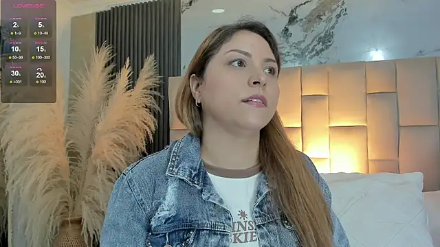 cloesummerr  online show from 03/29/26, 12:38