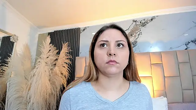 cloesummerr  online show from 04/20/26, 02:09