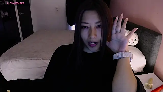 Mia 1120 online show from 05/01/26, 04:00