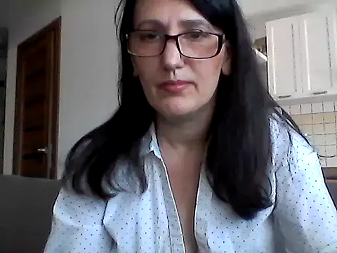 Elena48324 online show from 04/03/26, 10:35