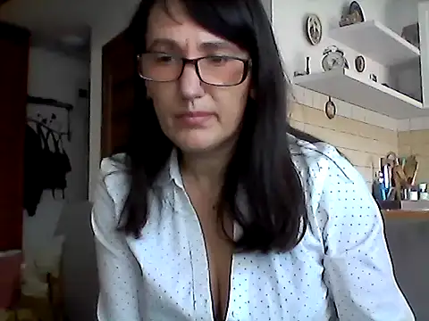 Snapshot of Elena48324 chatting on 04/25/26, 01:41 Elena48324 online show from 04/25/26, 01:41