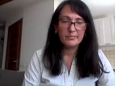 Snapshot of Elena48324 chatting on 04/28/26, 11:04 Elena48324 online show from 04/28/26, 11:04