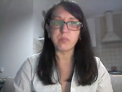 Snapshot of Elena48324 chatting on 04/29/26, 05:41 Elena48324 online show from 04/29/26, 05:41