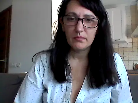 Snapshot of Elena48324 chatting on 05/17/26, 06:22 Elena48324 online show from 05/17/26, 06:22