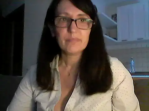 Snapshot of Elena48324 chatting on 05/18/26, 05:19 Elena48324 online show from 05/18/26, 05:19