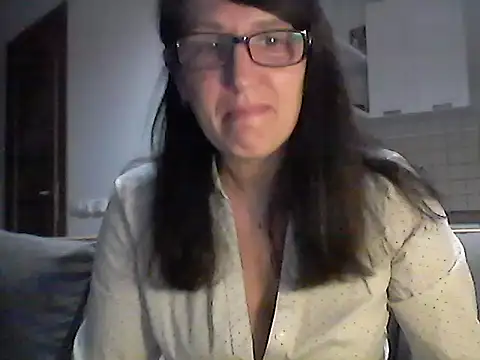 Snapshot of Elena48324 chatting on 05/20/26, 06:03 Elena48324 online show from 05/20/26, 06:03