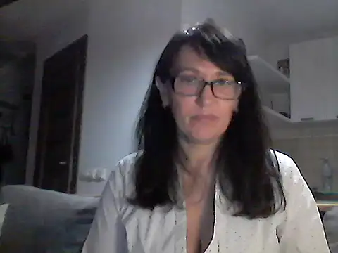 Snapshot of Elena48324 chatting on 05/27/26, 05:21 Elena48324 online show from 05/27/26, 05:21