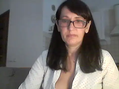 Snapshot of Elena48324 chatting on 06/16/26, 04:53 Elena48324 online show from 06/16/26, 04:53