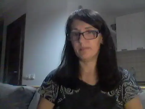 Snapshot of Elena48324 chatting on 06/25/26, 05:28 Elena48324 online show from 06/25/26, 05:28