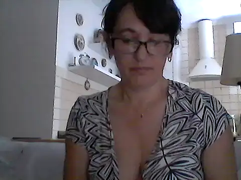 Snapshot of Elena48324 chatting on 07/18/26, 02:10 Elena48324 online show from 07/18/26, 02:10