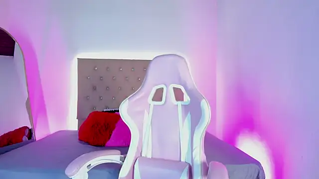 Zafiro  Brown online show from 09/12/25, 01:22