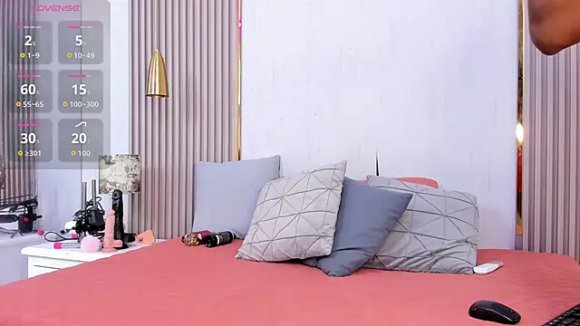 Skylar Smith  online show from 10/21/25, 12:39